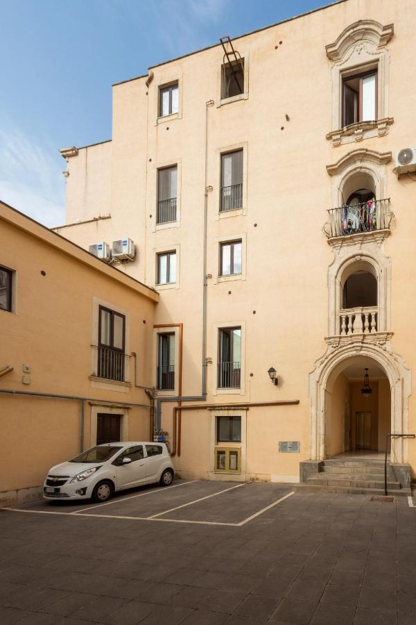 Suite La Pergola - Centro Storico カターニア エクステリア 写真
