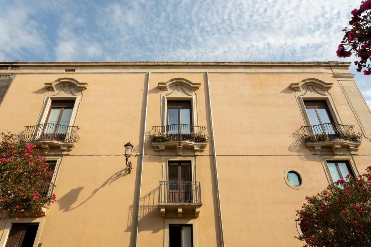 Suite La Pergola - Centro Storico カターニア エクステリア 写真